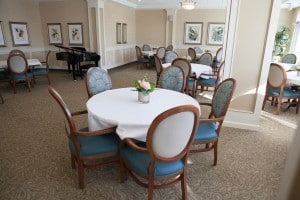 Beautiful dining at River Ridge Retirement Residence in Winnipeg Manitoba