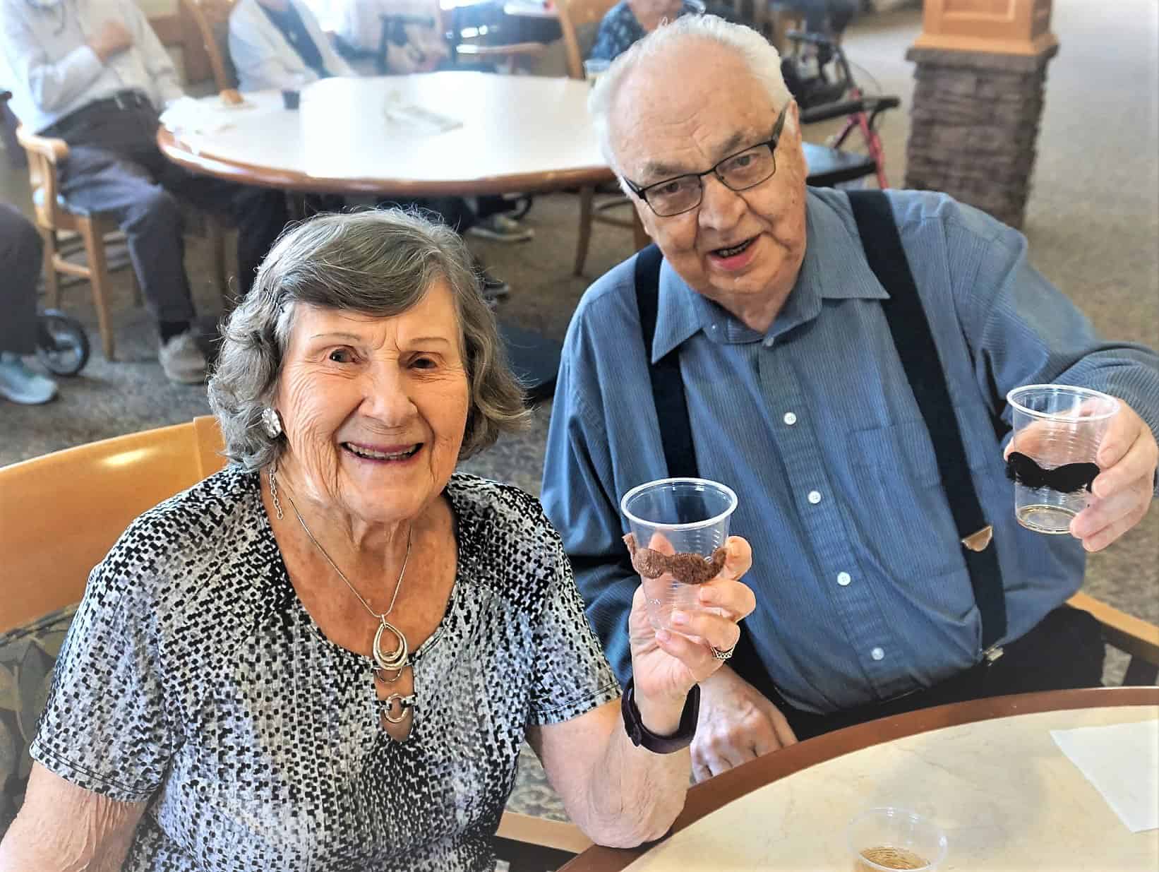 Featured image for “The Ultimate Guide To Moving into A Retirement Community (And A Checklist)”