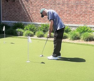 How to Motivate Older Adults to Participate in Activities - All Seniors Care golf